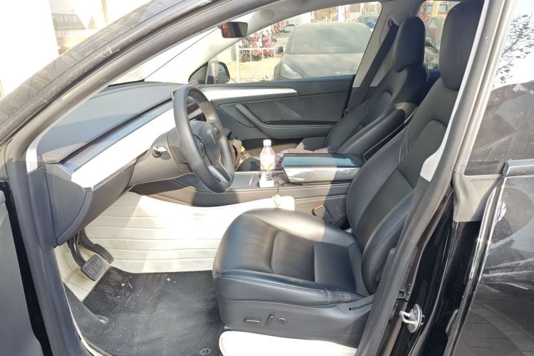 特斯拉 Model Y 2021款 标准续航后驱版中控内饰19