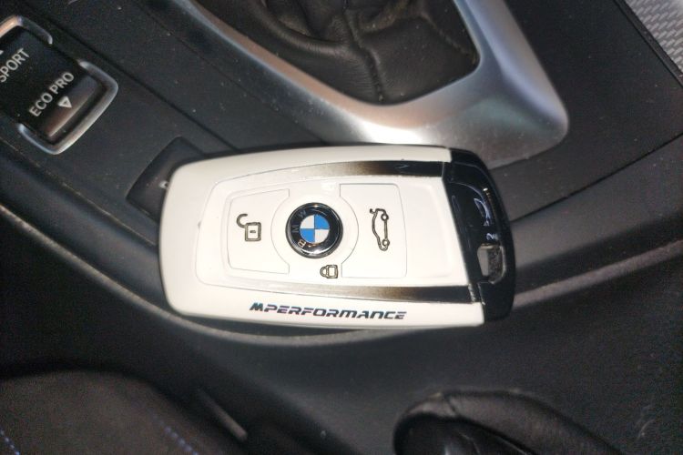 宝马3系 2018款 320i M运动套装中控内饰11