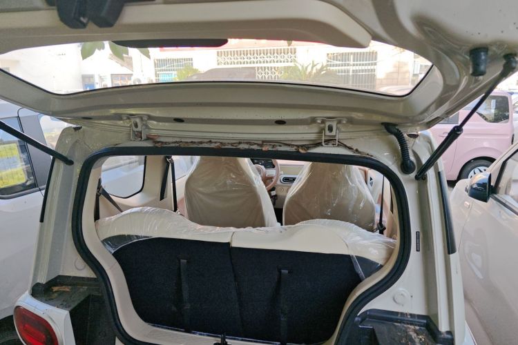 五菱汽车 宏光MINIEV 2024款 第三代 215km 青春版机舱底盘23