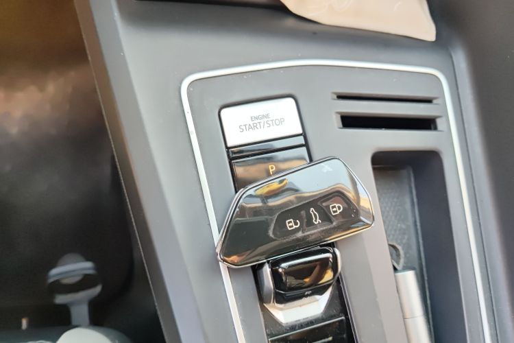 大众 高尔夫 2021款 280TSI DSG Pro中控内饰11