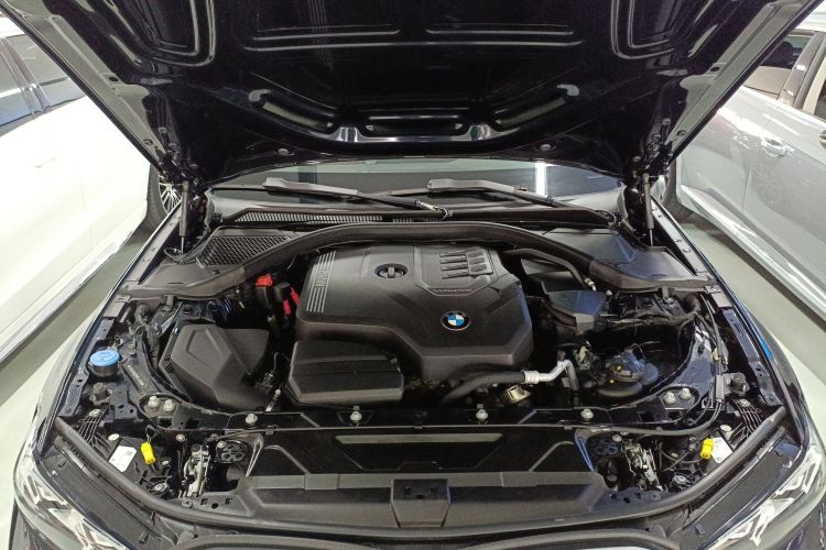 宝马3系 2023款 320Li M运动套装机舱底盘24