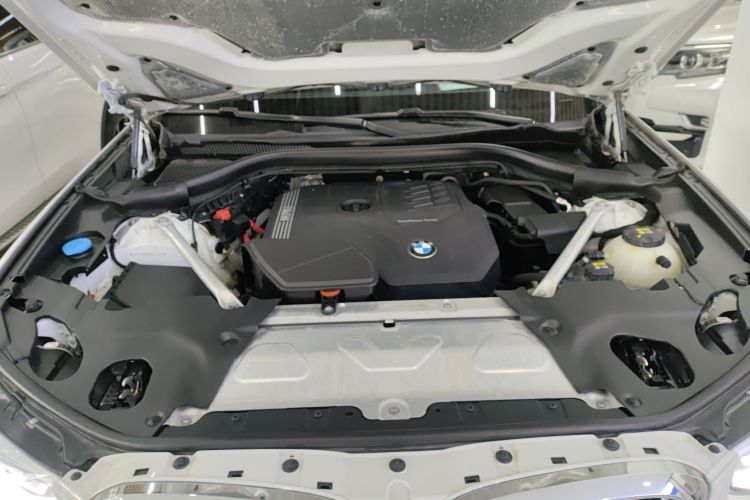 宝马X3 2021款 xDrive28i 豪华套装机舱底盘24