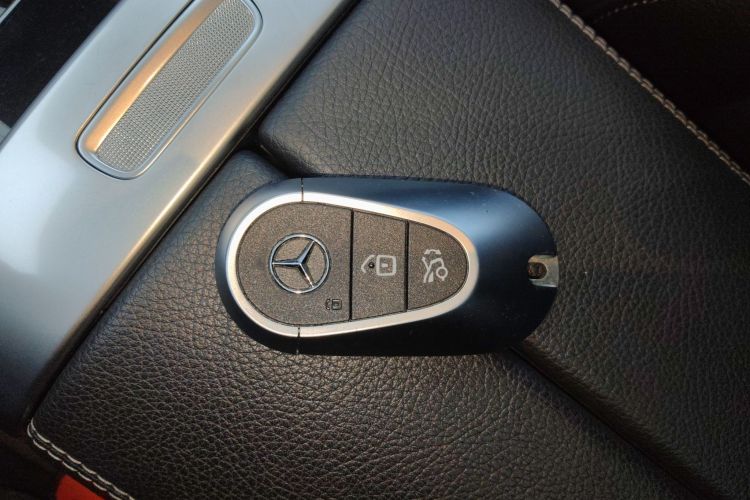 奔驰C级 2022款 改款 C 260 L 运动版中控内饰7001