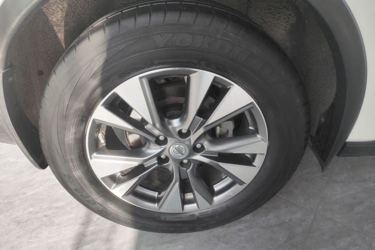 日产 楼兰 2015款 2.5L XL 两驱智尚版车身外观10