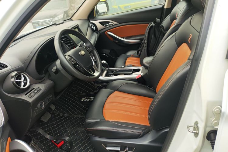 比亚迪 宋 2016款 2.0TID 自动豪华型中控内饰19