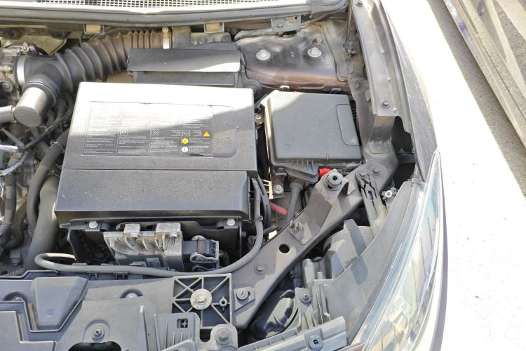 雷诺 风朗 2013款 2.0L 时尚版局部细节9007