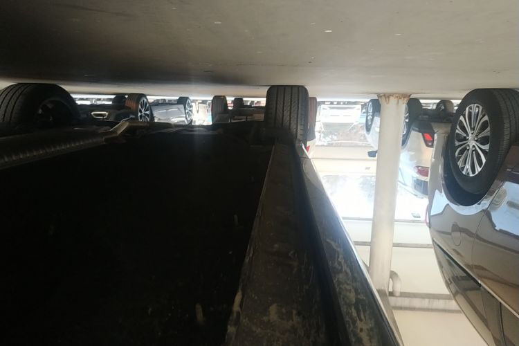 红旗HS5 2023款 2.0T 四驱旗享Pro版局部细节9001