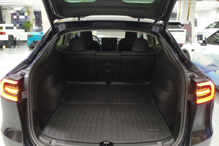 特斯拉 Model Y 2024款 后轮驱动版机舱底盘23