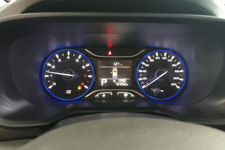 广汽传祺 传祺GS3 2017款 150N 自动精英版中控内饰14