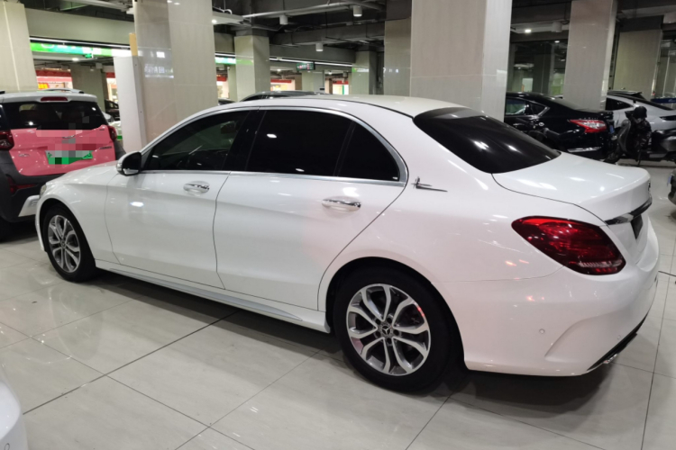 奔驰C级 2018款 C 180 L 时尚型运动版车身外观4