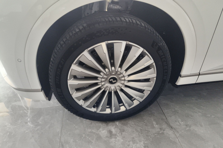 乐道L90 2025款 Ultra 六座版车身外观6007