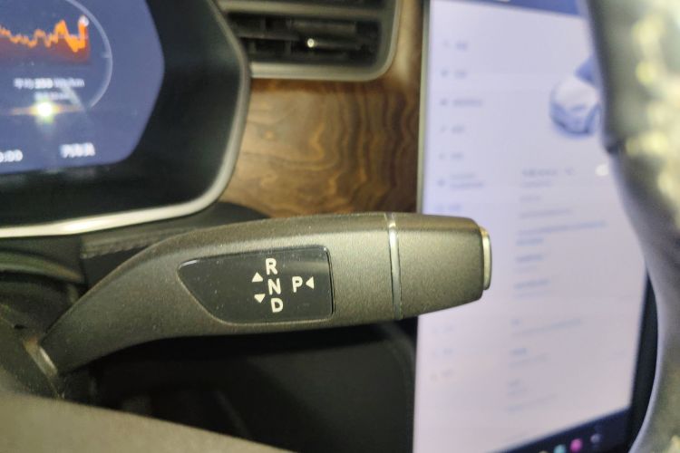 特斯拉 Model X 2020款 长续航升级版中控内饰18