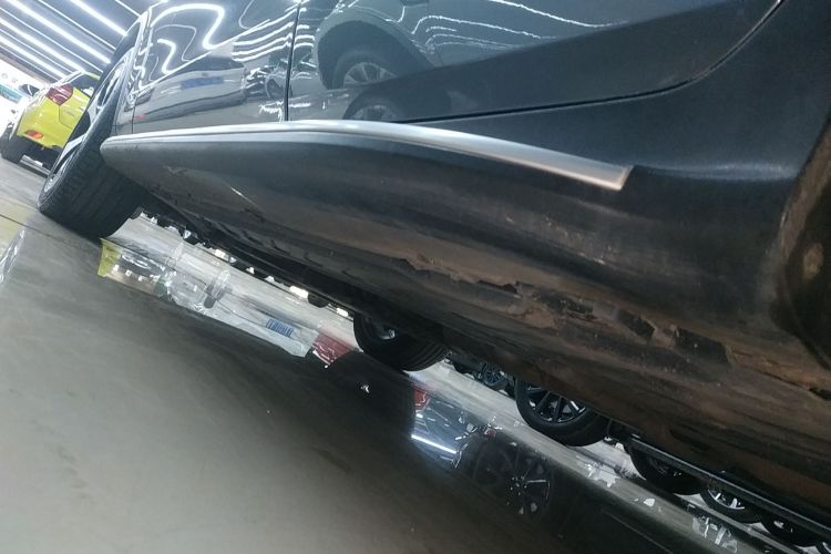 奔驰GLC 2018款 改款 GLC 300 4MATIC 动感型局部细节9002