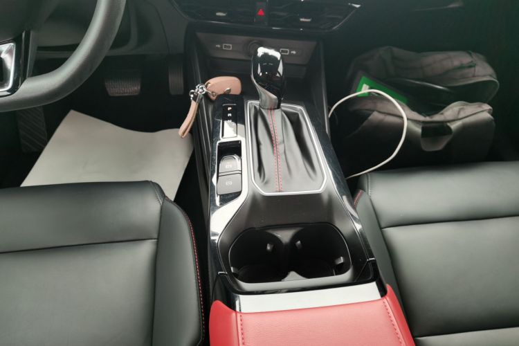 名爵 MG5 2021款 180DVVT CVT青春豪华版局部细节18