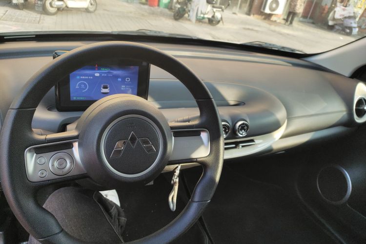 五菱汽车 五菱缤果 2023款 203km 轻享款中控内饰12