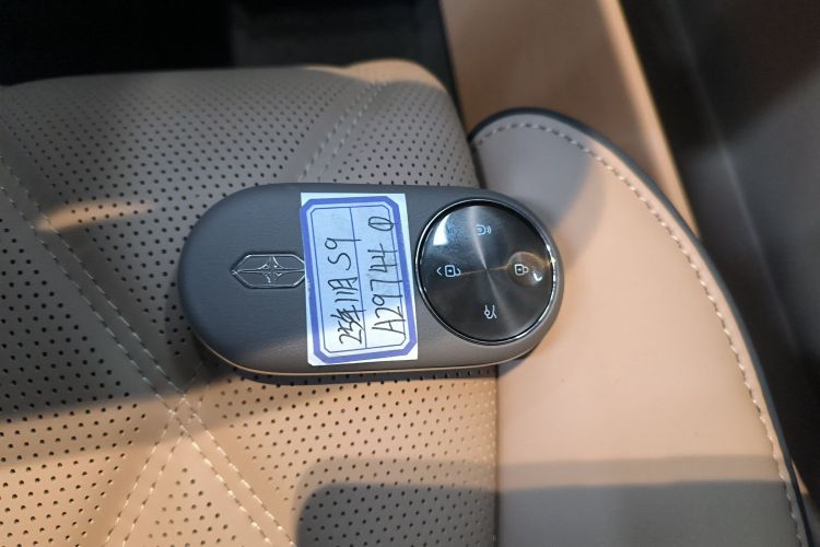 鸿蒙智行 享界S9T 2025款 增程 Ultra长续航版中控内饰11