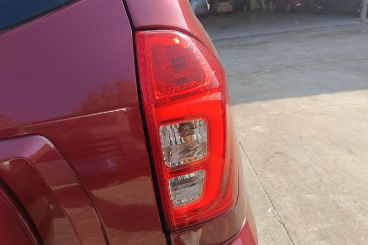 奇瑞 瑞虎3 2018款 经典版 1.6L 手动精英型车身外观9