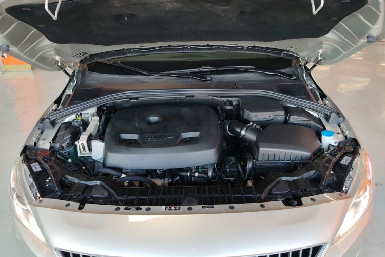 沃尔沃S60 2019款 S60L T3 智进版机舱底盘24