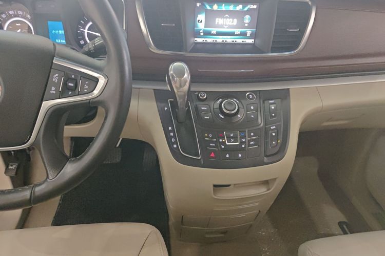 别克GL8 2018款 28T 尊贵型 国VI中控内饰18