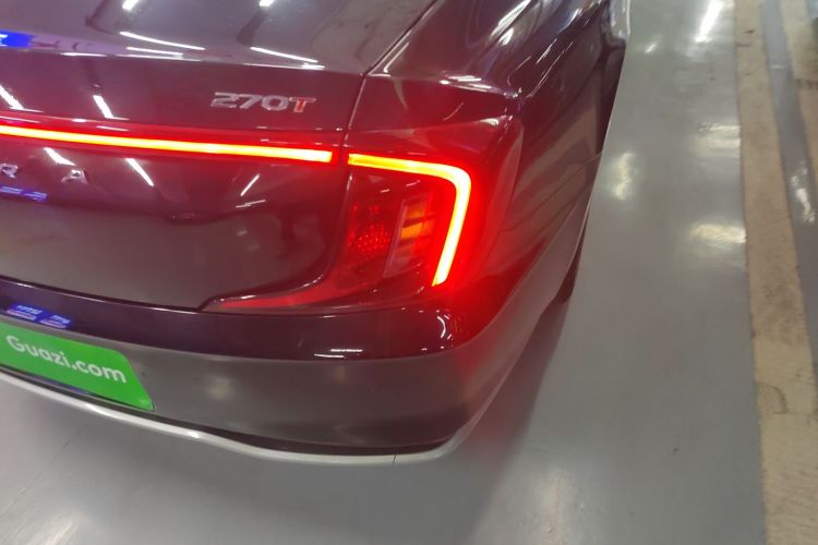 现代 名图 2021款 270TGDi DCT LUX尊贵版车身外观9