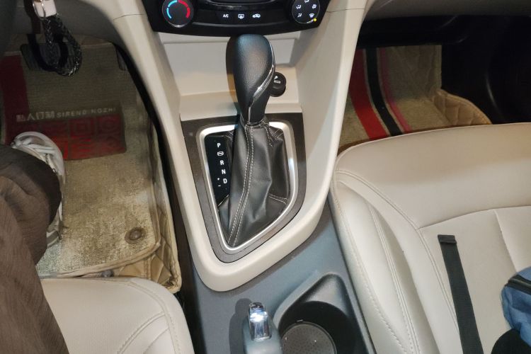 别克 英朗 2021款 典范 1.5L 自动精英型中控内饰18