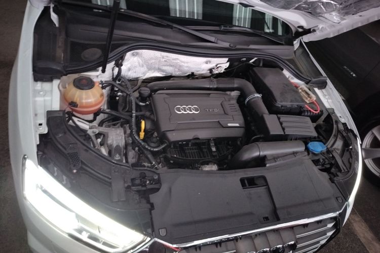 奥迪Q3 2018款 30周年年型 35 TFSI 时尚型局部细节24