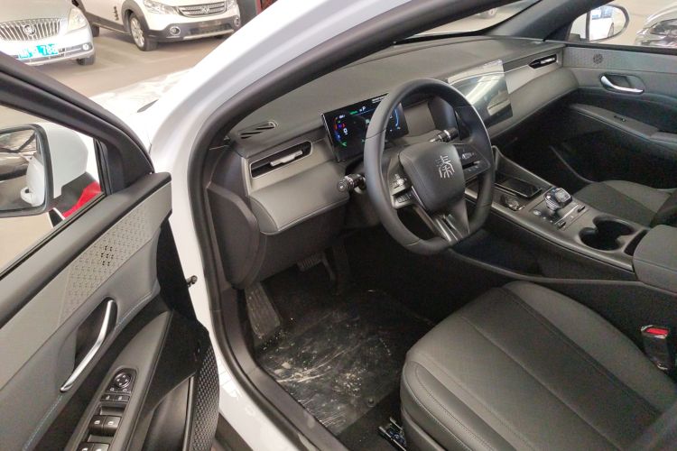 比亚迪 秦PLUS 2025款 DM-i 智驾版 55KM领先型中控内饰7003