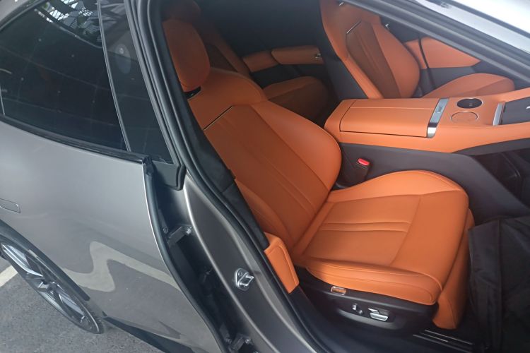 小米汽车 小米YU7 2025款 超长续航高性能四驱Max版局部细节41