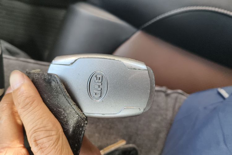 比亚迪 宋 2016款 盖世版 1.5TID 自动精英型中控内饰7001