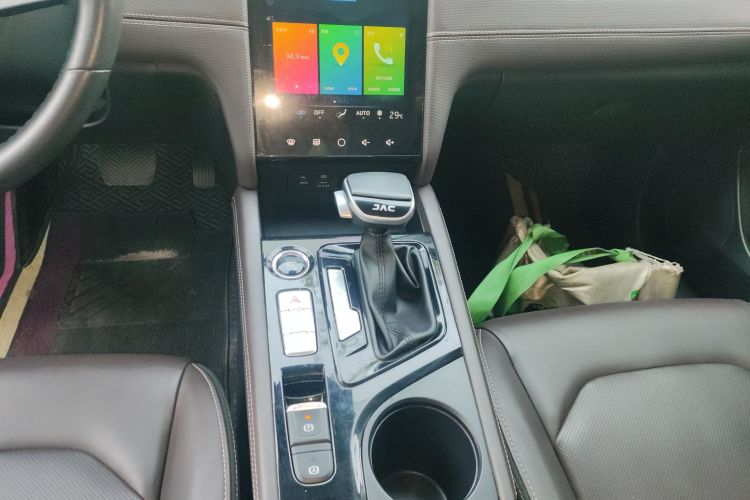 江汽集团 嘉悦A5 2020款 1.5T CVT超越型中控内饰18