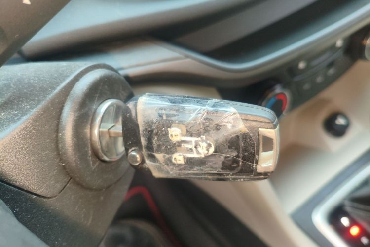 别克 英朗 2017款 15N 自动精英型中控内饰11