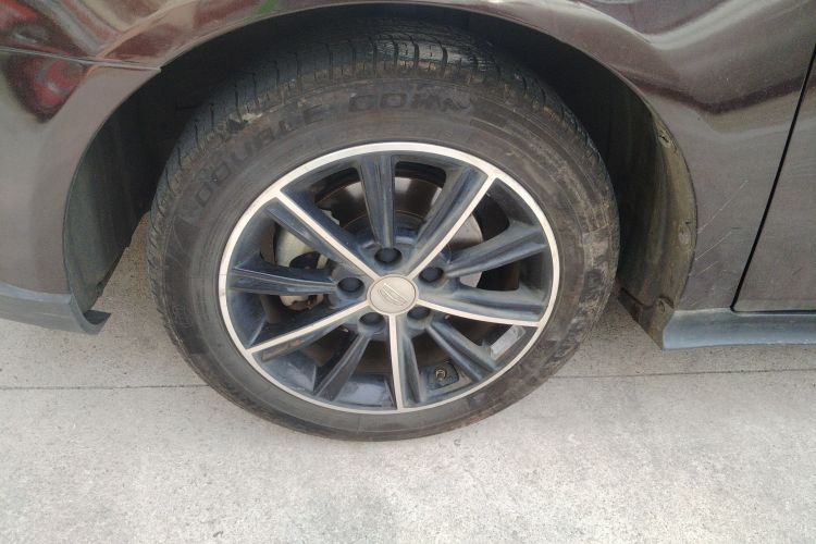 吉利汽车 帝豪 2017款 两厢RS百万款 1.5L CVT向上版车身外观6007