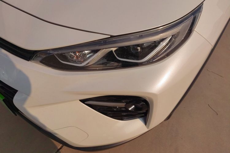 丰田 威兰达 2023款 双擎 2.5L E-CVT四驱尊贵版局部细节36