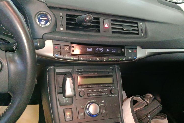 雷克萨斯CT 2017款 CT200h 精英版 单色 国V中控内饰16