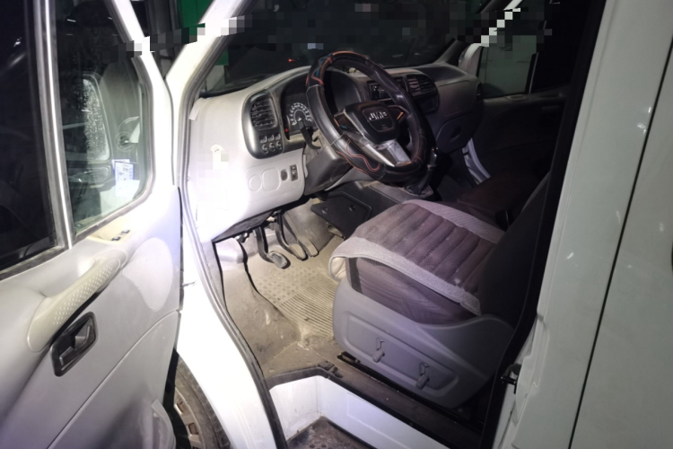 江铃 特顺 2019款 2.8T商运型短轴中顶6座国VI JX493中控内饰20