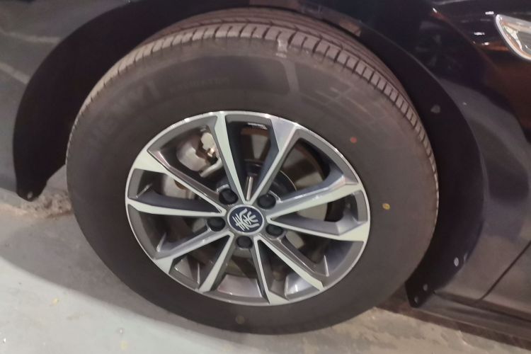 比亚迪 秦PLUS 2023款 冠军版 DM-i 55KM领先型车身外观6002