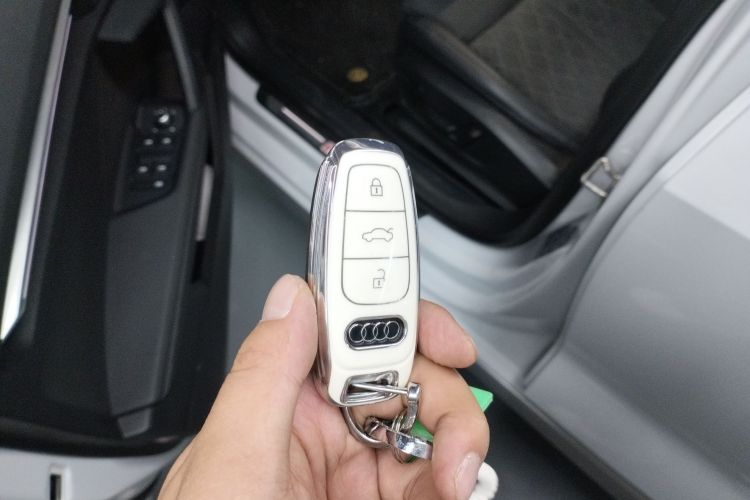 奥迪A3 2023款 A3L Limousine 35 TFSI 豪华运动型中控内饰7001