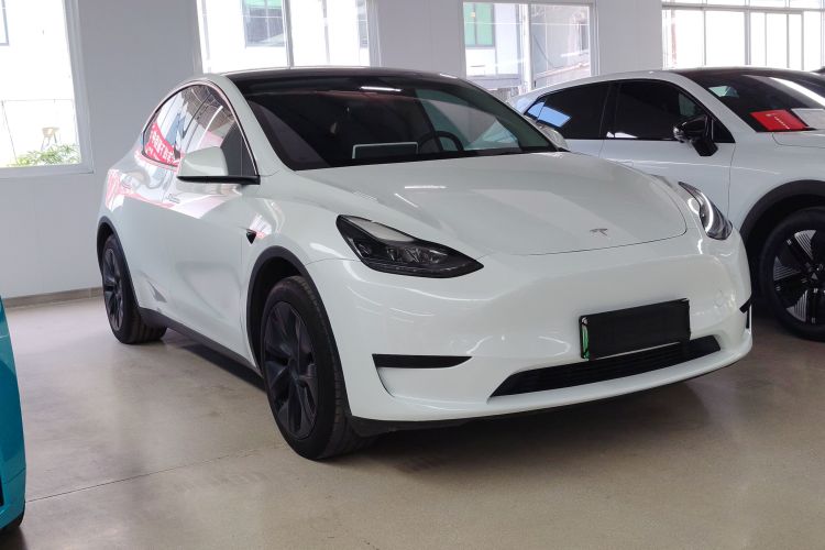 特斯拉 Model Y 2024款 后轮驱动版车身外观3