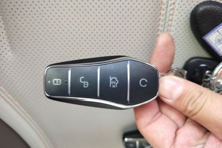 比亚迪 秦PLUS 2024款 荣耀版 DM-i 55KM领先型中控内饰11