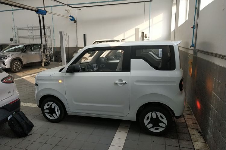 吉利银河 熊猫 2025款 210km 元气熊车身外观4