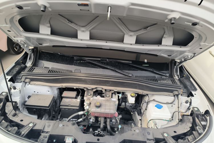 零跑汽车 零跑B10 2025款 510悦享版机舱底盘24