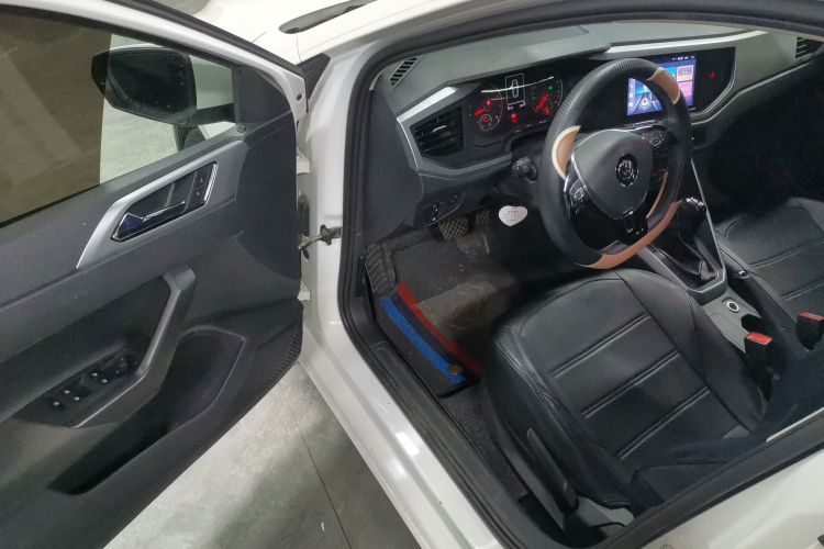 大众 Polo 2019款 Plus 1.5L 自动全景乐享版中控内饰7003
