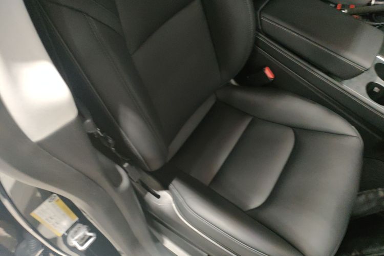 特斯拉 Model Y 2022款 改款 后轮驱动版中控内饰41