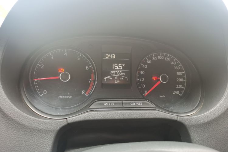 大众 Polo 2014款 1.4L 手动风尚版中控内饰14