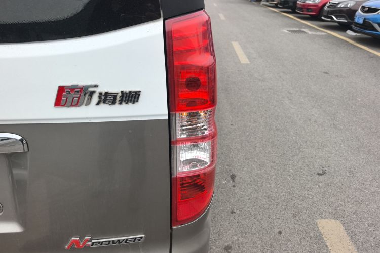 金杯 新海狮X30L 2021款 1.5L商务中央空调版客车国VI SWC15M车身外观9