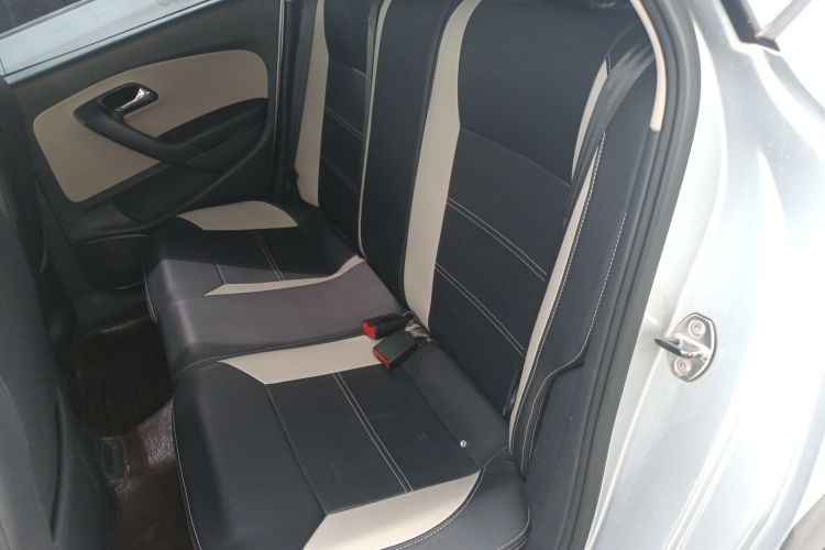 大众 2012款 1.6L Cross Polo AT中控内饰21