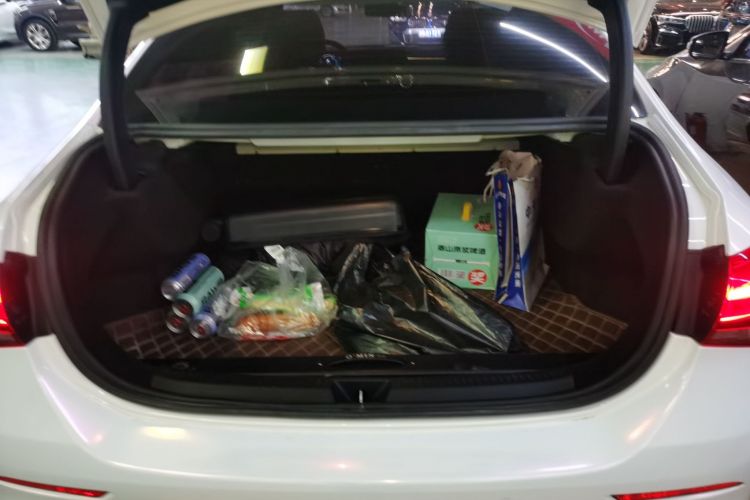 奔驰A级 2020款 A 180 L 运动轿车局部细节23