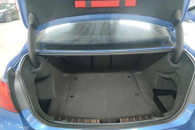 宝马3系 2017款 320Li M运动型局部细节23