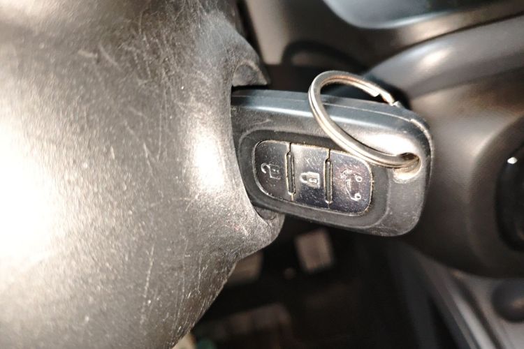 smart forfour 2016款 1.0L 52千瓦灵动版中控内饰7001