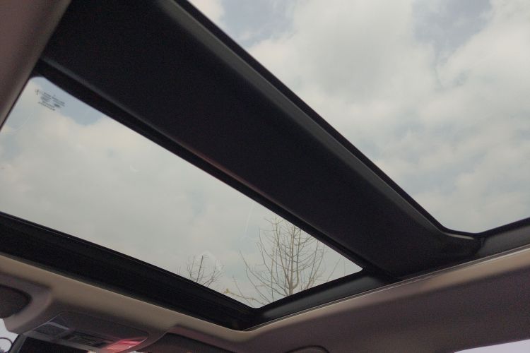 丰田 威兰达 2023款 2.0L CVT两驱豪华PLUS版中控内饰22